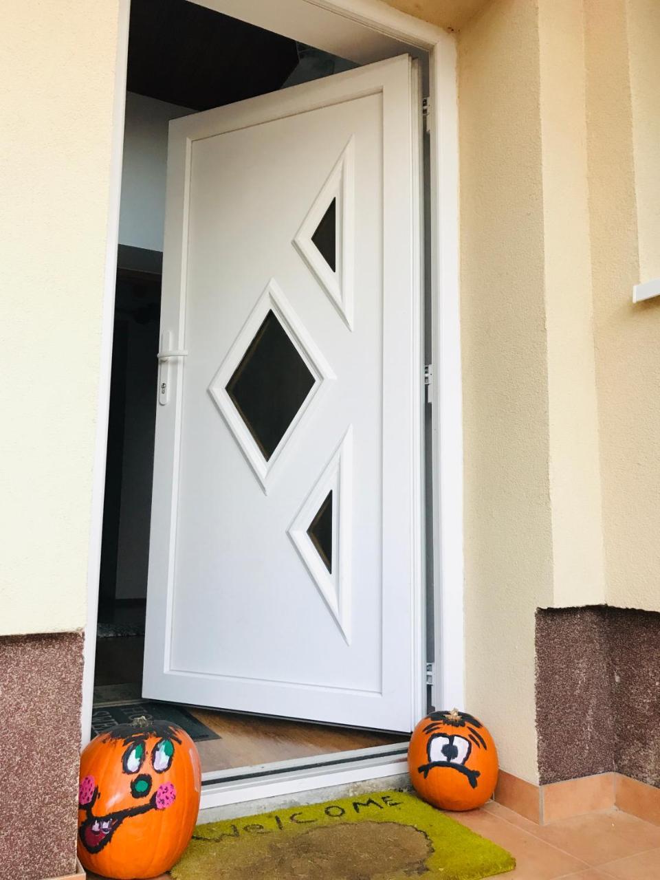 Kókusz Apartmanok Eger Exterior foto